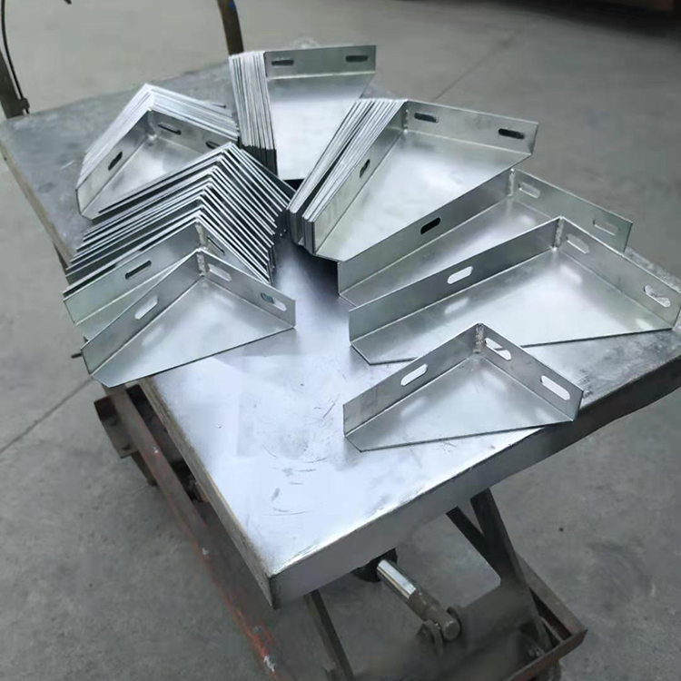 橋架托臂的綜合防護(hù)措施